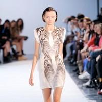 Paris Fashion Week Spring Summer 2012 Ready To Wear - Arzu Kaprol - Runway | Picture 96184